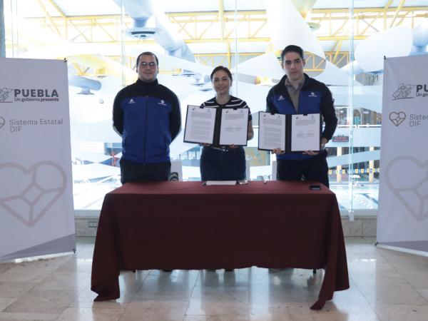 Firman SEDIF y acuática «Nelson Vargas» contrato en favor de menores de casas de Asistencia