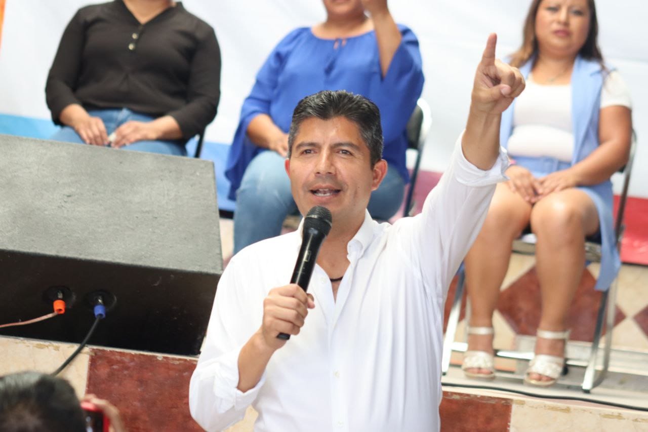 Prevenir adicciones, prioridad en Tecali y Tepexi, expone Eduardo Rivera