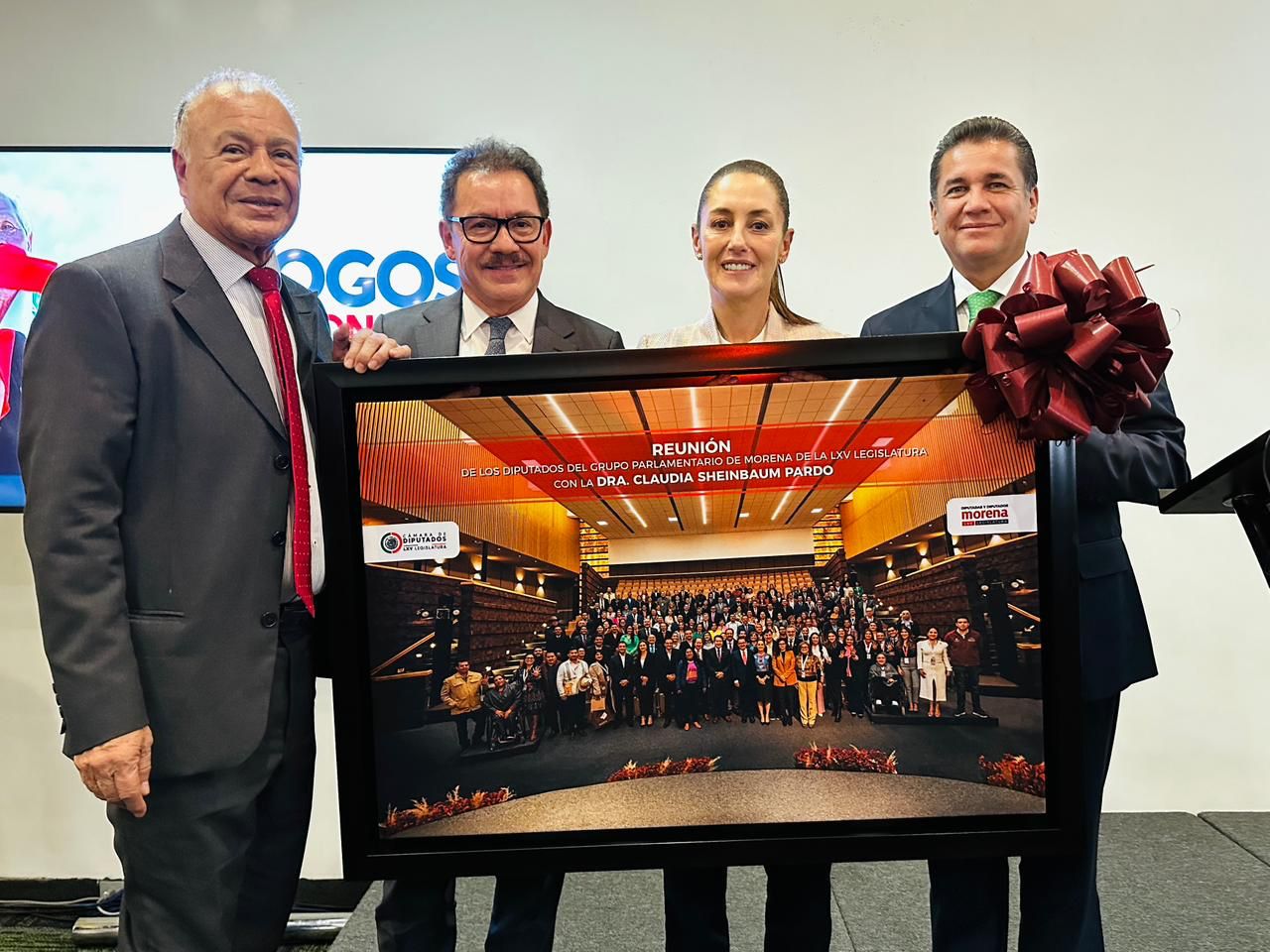 Se reúnen diputados federales de la Coalición Juntos Hacemos Historia con Claudia Sheinbaum