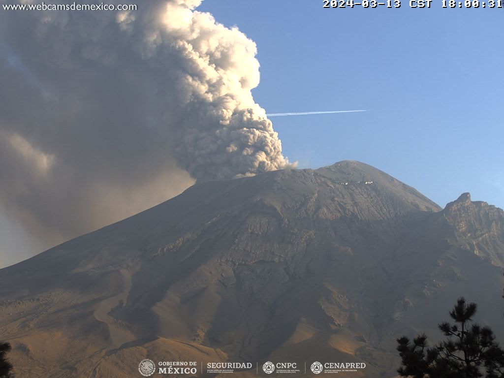 Volcán Popocatépetl registró 33 exhalaciones y mil 359 minutos de tremor