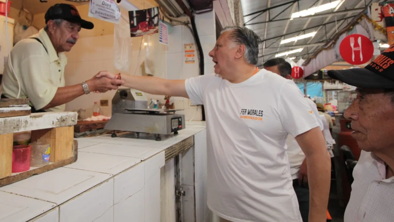 Visita Fernando Morales a los locatarios de “El Mayorazgo”