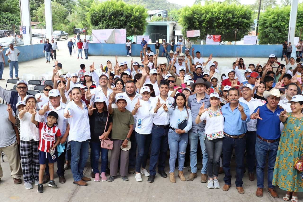 Asesorías a citricultores ofrece Lalo Rivera a productores de la Sierra Norte