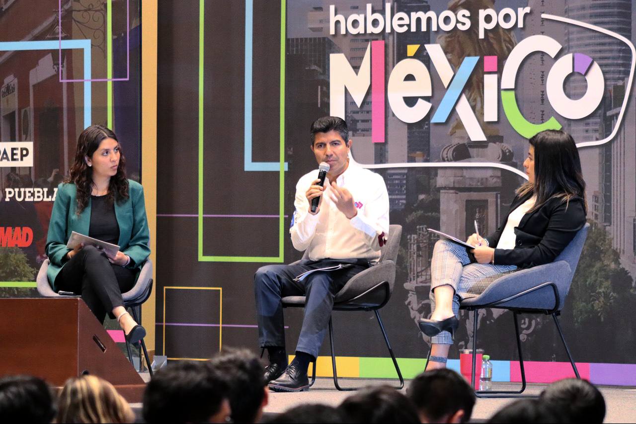 Presenta Lalo Rivera sus propuestas ante universitarios en el Foro «Hablemos por México»