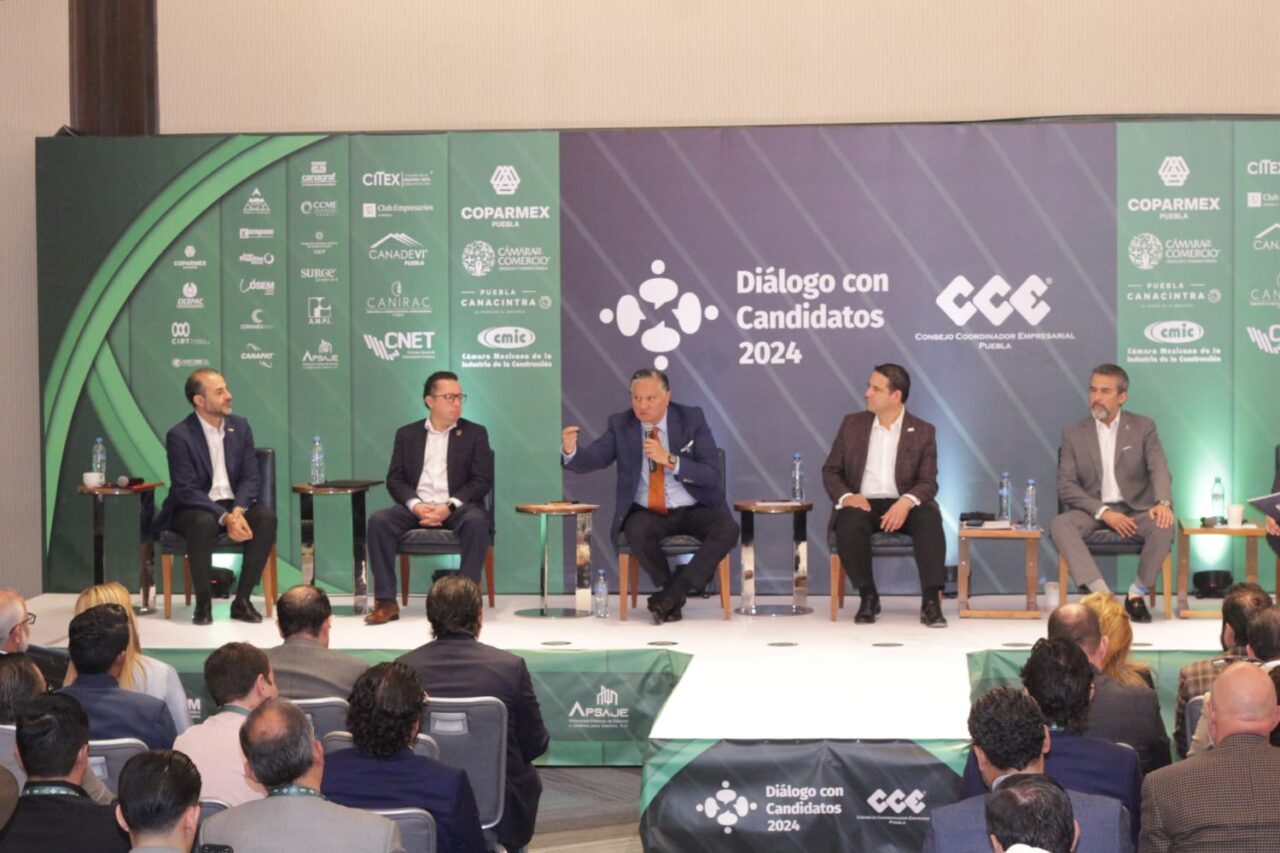 Fernando Morales firma compromisos con empresarios del CCE para el futuro de Puebla