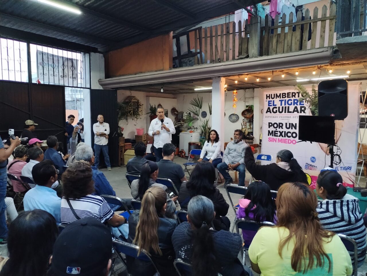 Se reúne Humberto Aguilar con asociación civil en Tlaxcalancingo