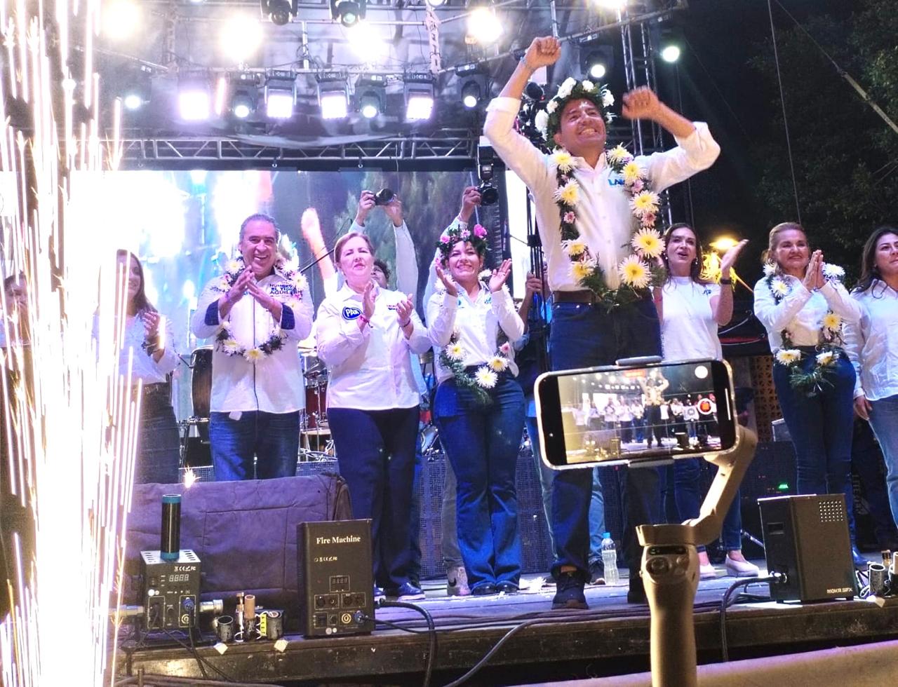 Respalda Humberto Aguilar a Lupita Cuautle en cierre de campaña en San Andrés Cholula