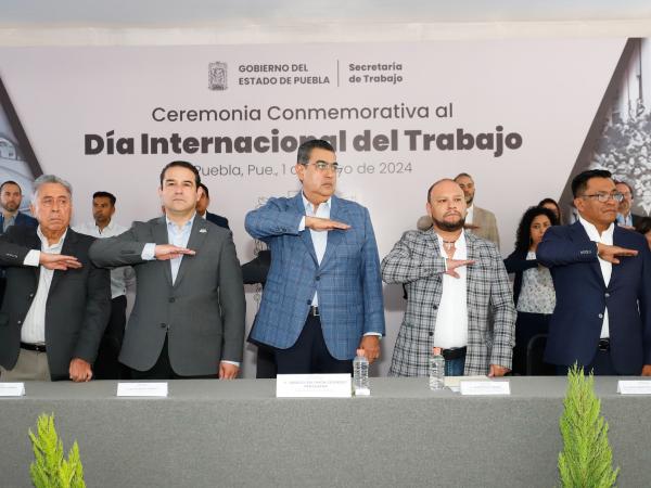 El titular del Ejecutivo estatal presidió la Ceremonia Conmemorativa al Día Internacional del Trabajo