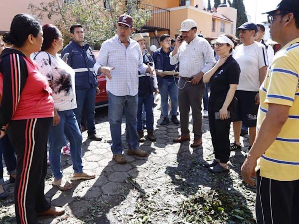 El gobernador recorrió colonias de la capital poblana que resultaron afectadas por la lluvia del viernes 24 de mayo