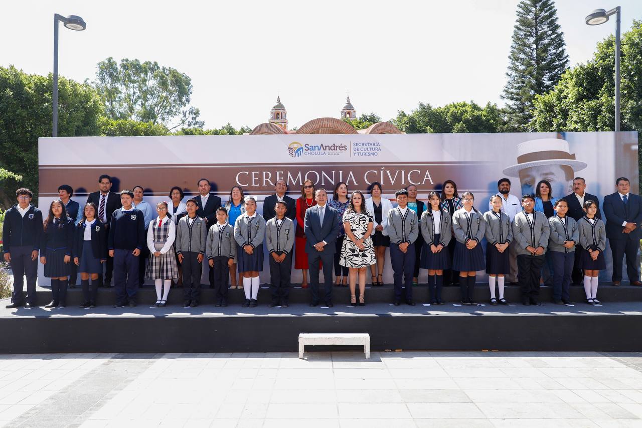 Encabeza Mundo Tlatehui ceremonia cívica correspondiente al mes de junio