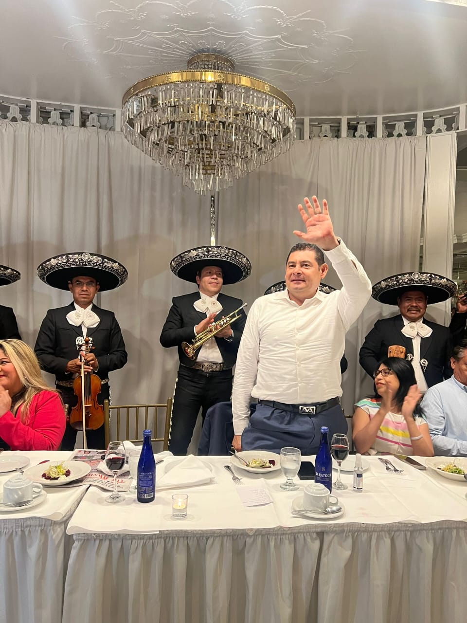 Impulsa Alejandro Armenta representación migrante e inversiones desde EE.UU.