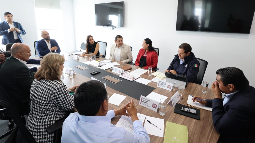 Proyectos Ferroviarios para el desarrollo del país: Albores y Armenta