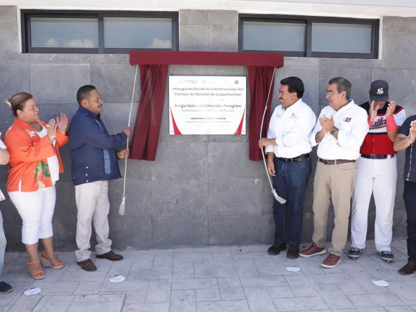 Inaugura Sergio Salomón la construcción de un campo de béisbol en Cuautinchán