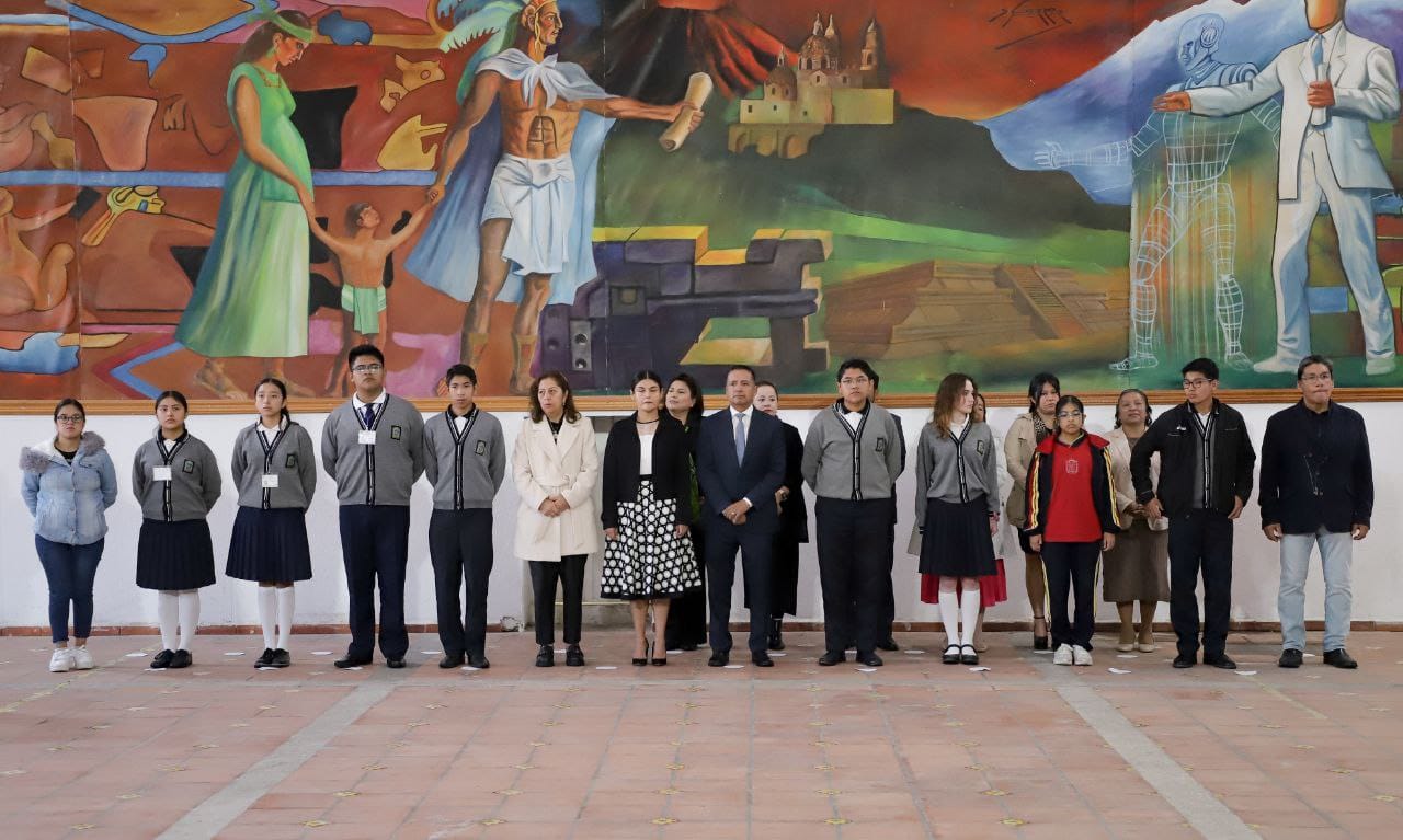 Encabeza Mundo Tlatehui ceremonia cívica del mes de julio