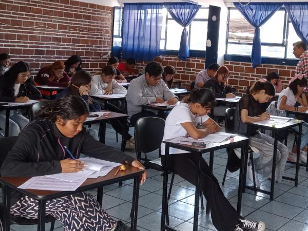 Presentan examen más de 4 mil egresados de bachillerato en escuelas normales: SEP