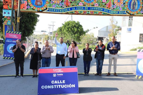 Renueva Ayuntamiento de Puebla la calle Constitución, en Santo Tomás Chautla