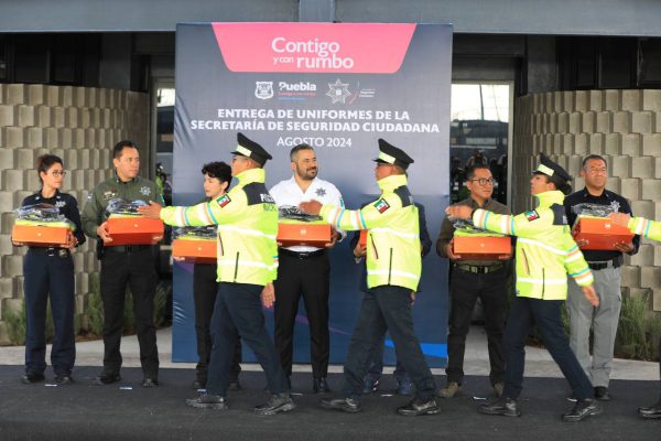 Ayuntamiento de Puebla dignifica labor del personal del SSC con nuevos uniformes