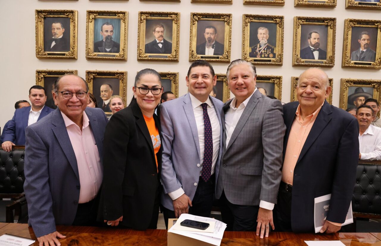 Se reúne Alejandro Armenta Mier con líderes opositores para discutir futuras colaboraciones
