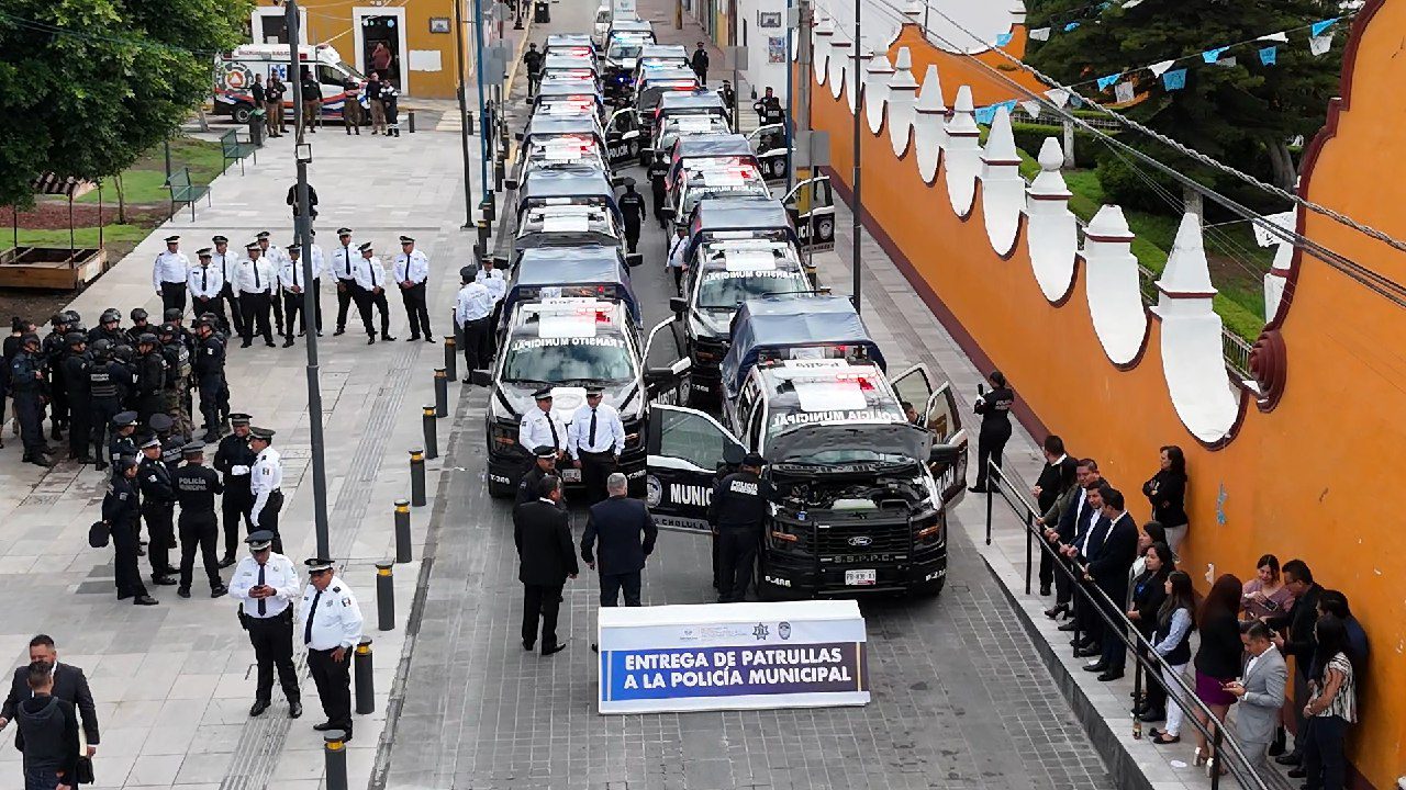 Entrega Mundo Tlatehui 13 nuevas patrullas a la Secretaría de Seguridad Pública de San Andrés Cholula