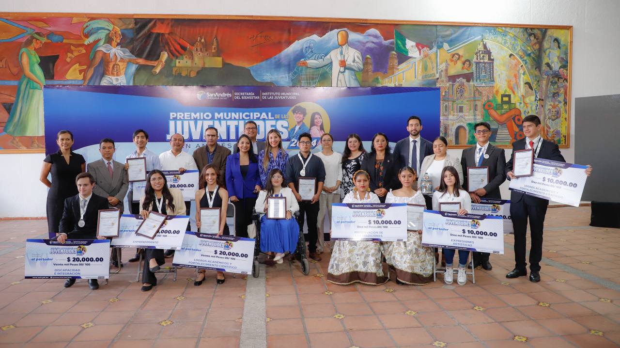 Entrega Ayuntamiento de San Andrés Cholula el Premio Municipal de las Juventudes