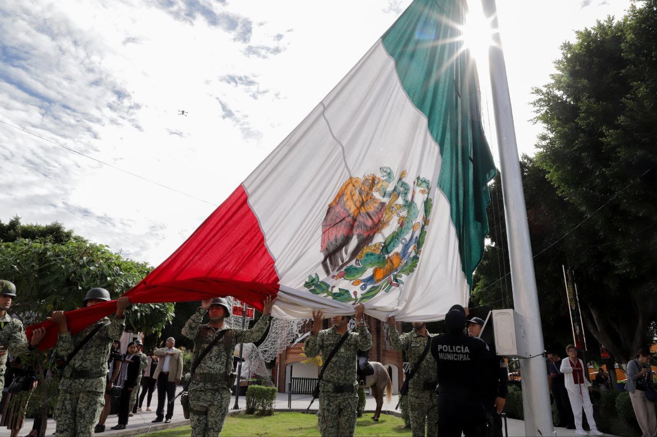 Encabeza Mundo Tlatehui ceremonia cívica en conmemoración de la gesta heroica de los Niños Héroes de Chapultepec.