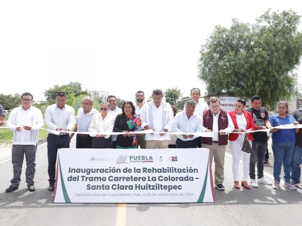 Inaugura Sergio Salomón cancha de futbol rápido en Tepeyahualco de Cuauhtémoc