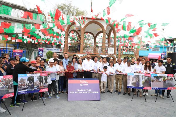 Inaugura Ayuntamiento de Puebla la Plaza Cívica de San Felipe Hueyotlipan