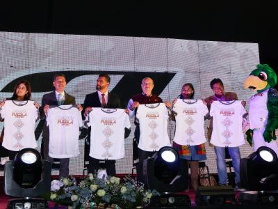 Presenta INPODE playera y medalla del «Maratón Puebla 2024»