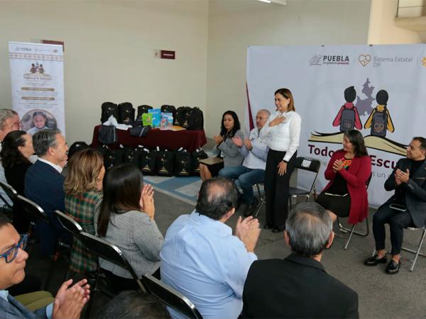 Beneficia SEDIF a niñez y juventud indígena con “Todos a la Escuela”