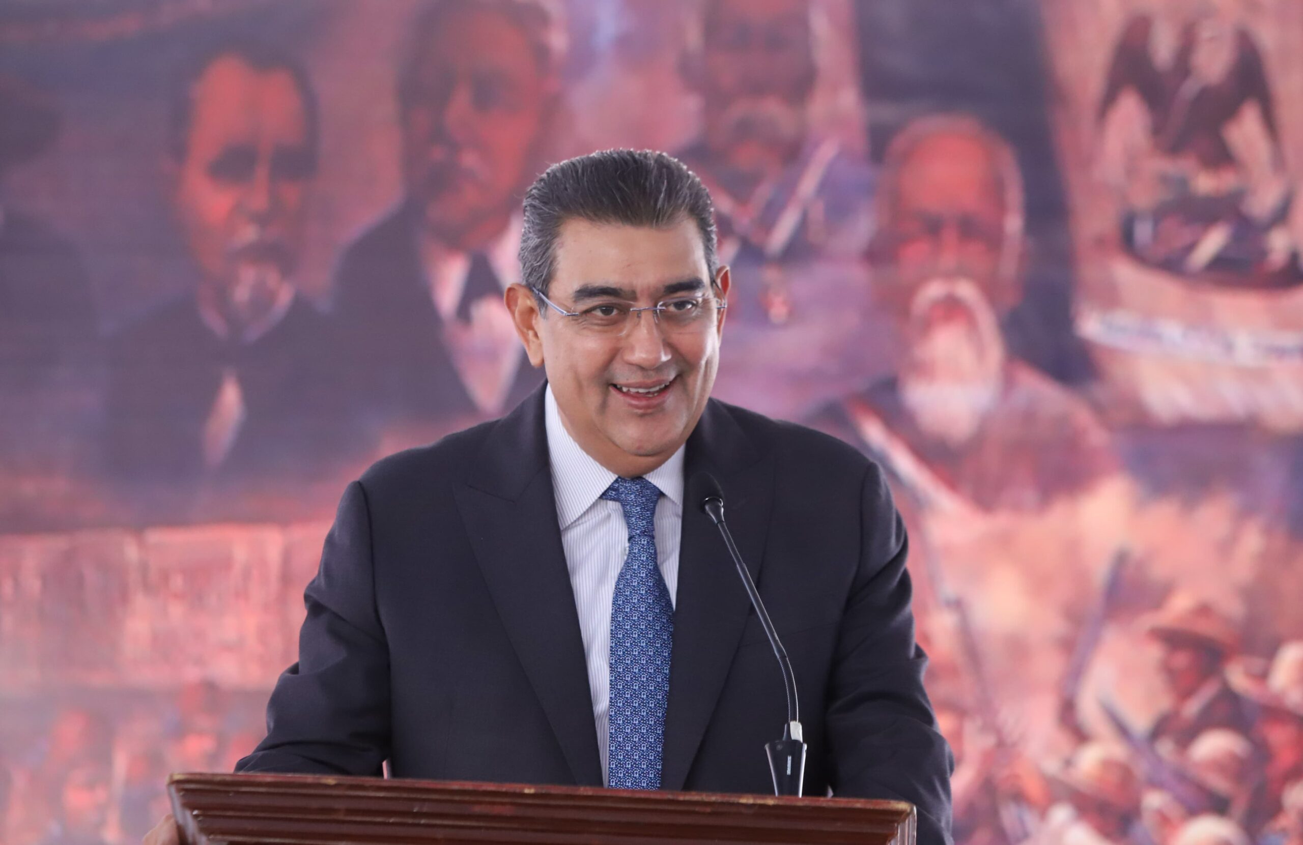 Llama Sergio Salomon alcaldes entrantes acreditar, seguridad de servicios