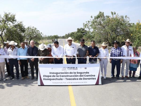 Inaugura Sergio Salomón obras carreteras en Xochiltepec, Huaquechula y Tochimiltzingo