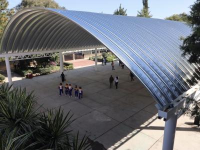 Con techados en escuelas, gobierno de Sergio Salomón contribuye a cuidar salud de estudiantes