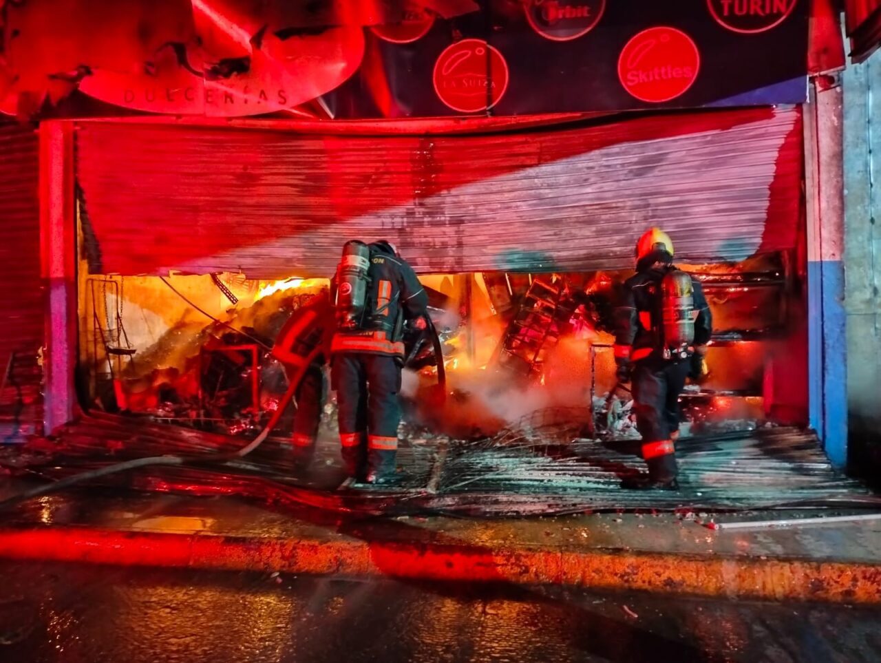 Incendio en la Gran Bodega de Amalucan deja un lesionado y moviliza a autoridades