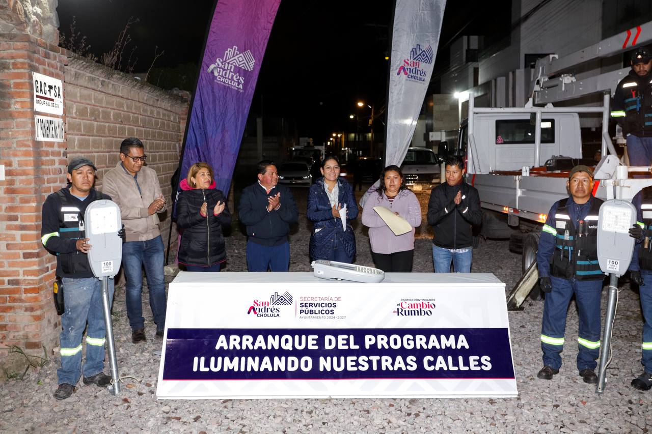 Mejora Lupita Cuautle Torres alumbrado público en San Andrés Cholula
