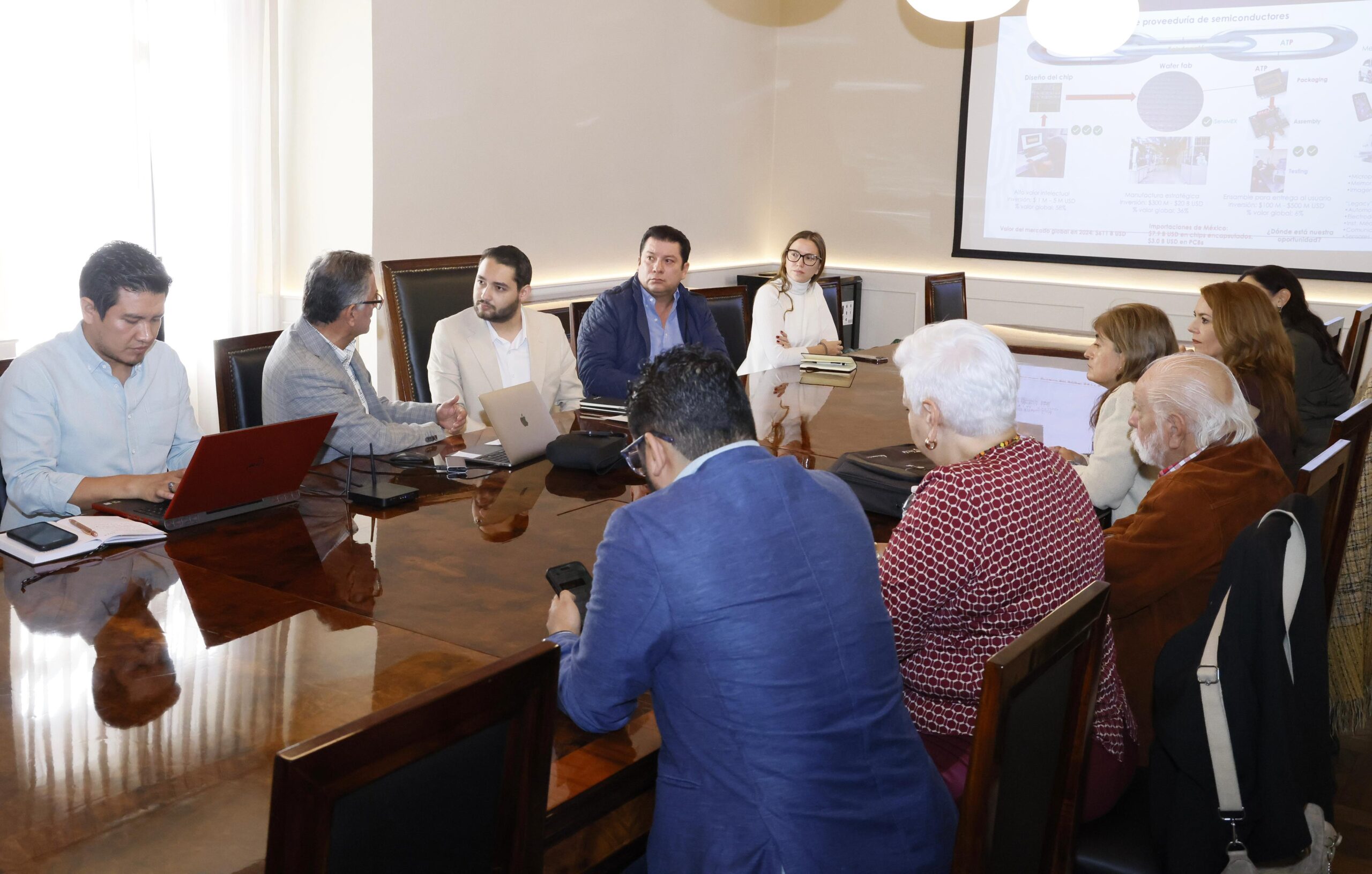 Puebla impulsa proyecto de semiconductores y energía sustentable en el Valle de la Tecnología