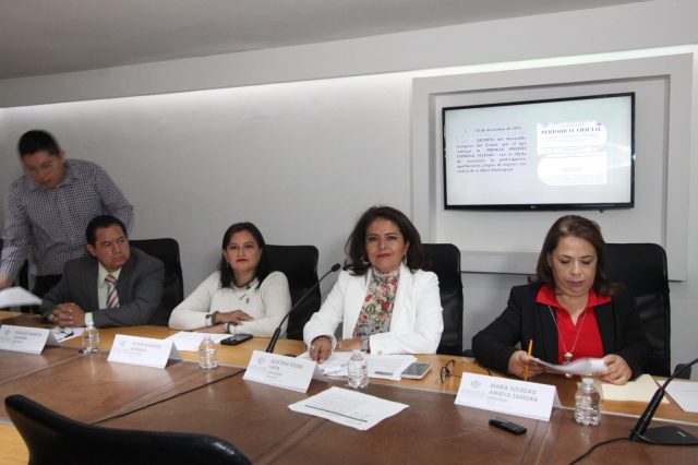 Aprueba Comisión del Congreso reconocimiento a mujeres con “Medalla Ángeles Espinosa Yglesias”