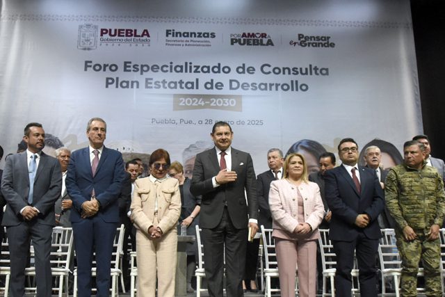 Celebra Rectora Lilia Cedillo que todas las voces se tomen en cuenta en el Foro Especializado de Consulta Ciudadana 2025