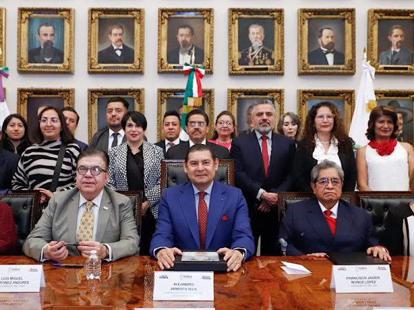 Servidores públicos capacitados para un gobierno más eficiente: Armenta