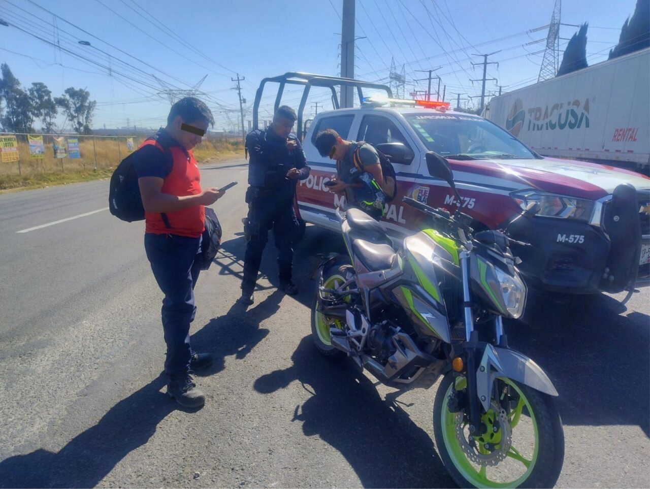 Recuperación de vehículos y aseguramiento de personas en Cuautlancingo.
