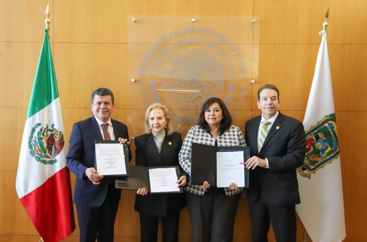 Poder Judicial del Estado de Puebla y Escuela Libre de Derecho firman convenio de colaboración