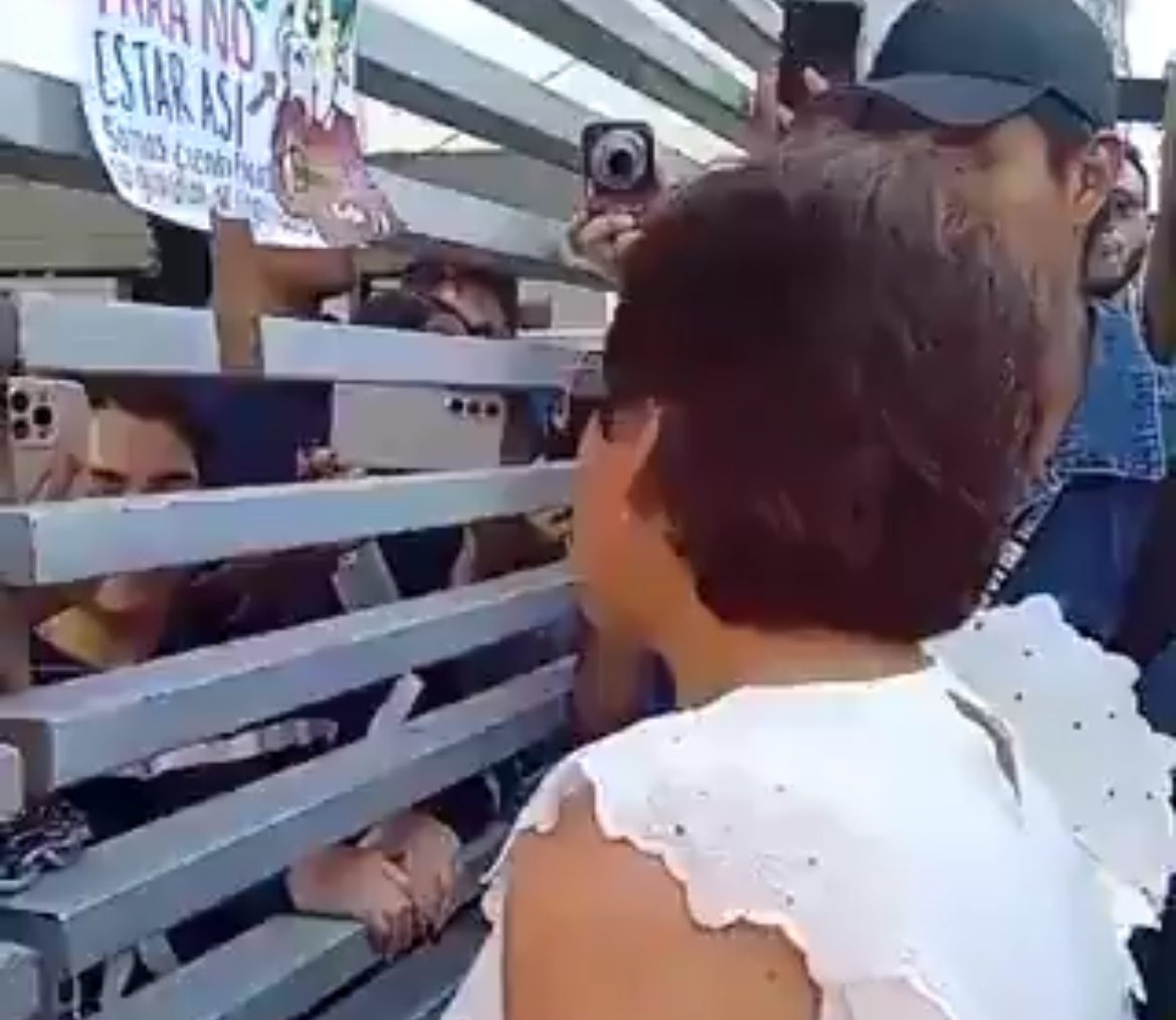 Rectora de la BUAP acuerda con estudiantes de Medicina levantar paro