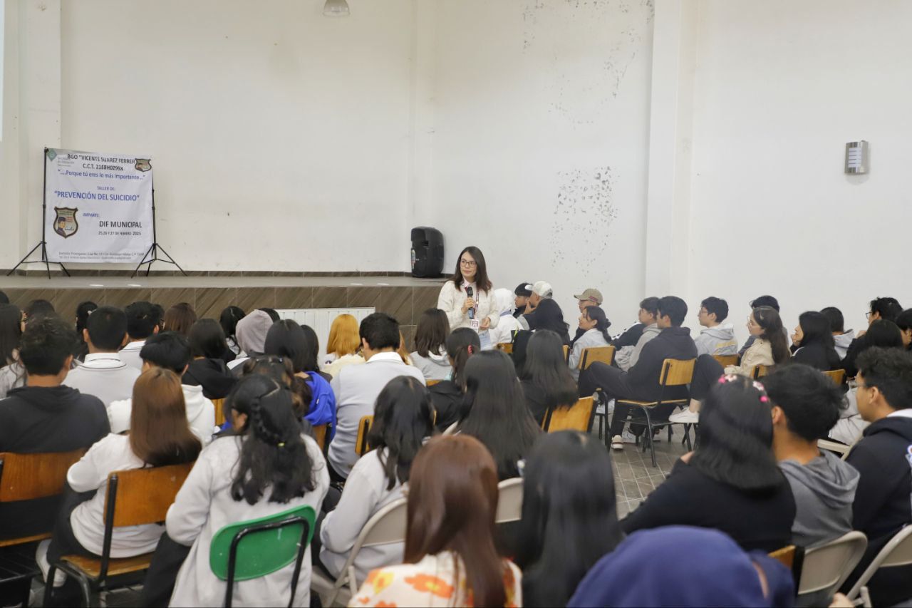 Refuerza el SMDIF las pláticas y talleres sobre prevención del suicidio en las escuelas