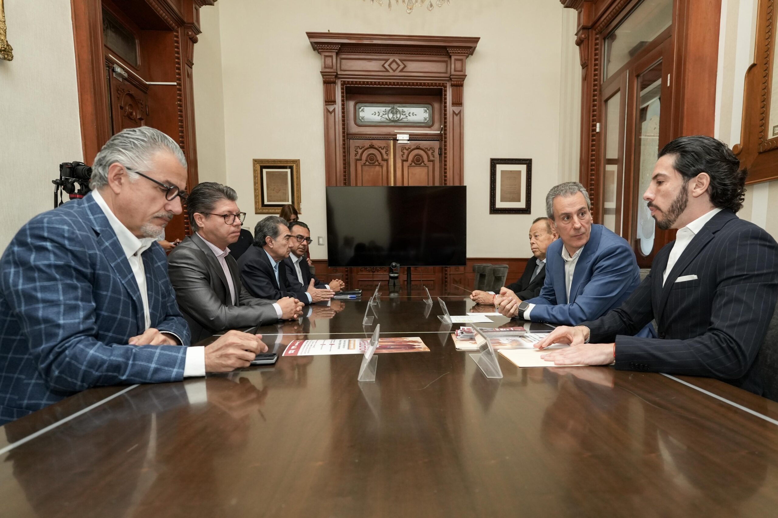 Pepe Chedraui fortalece red de apoyo a favor de la comunidad migrante