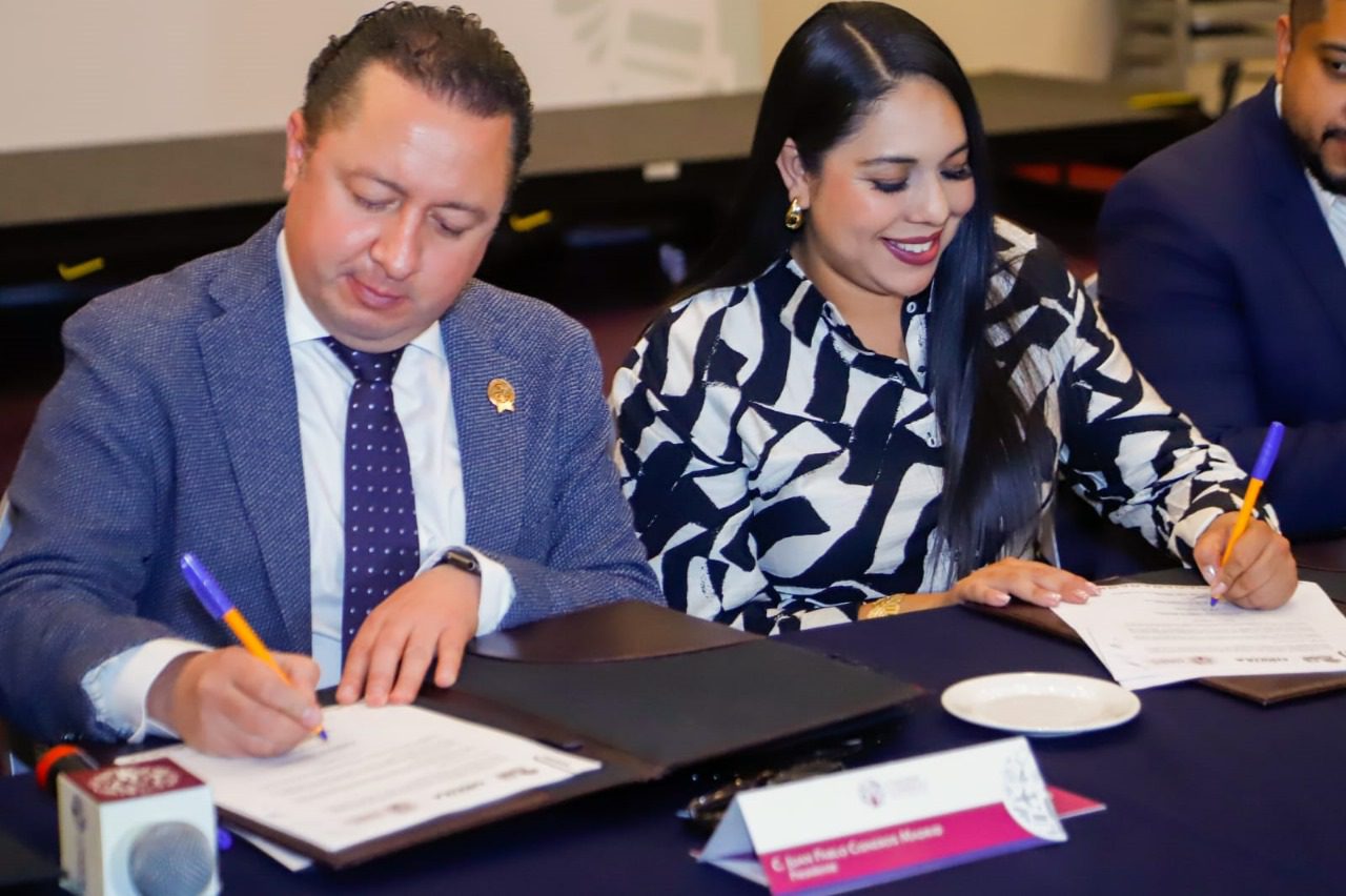 Firma Gobierno de Cholula convenio de colaboración con la Cámara de Comercio