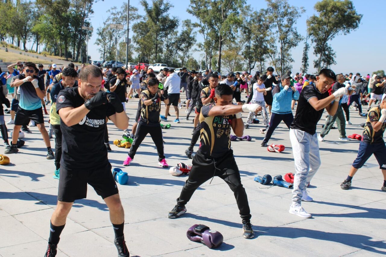 Exitoso entrenamiento de Box al aire libre en Plaza La Victoria.