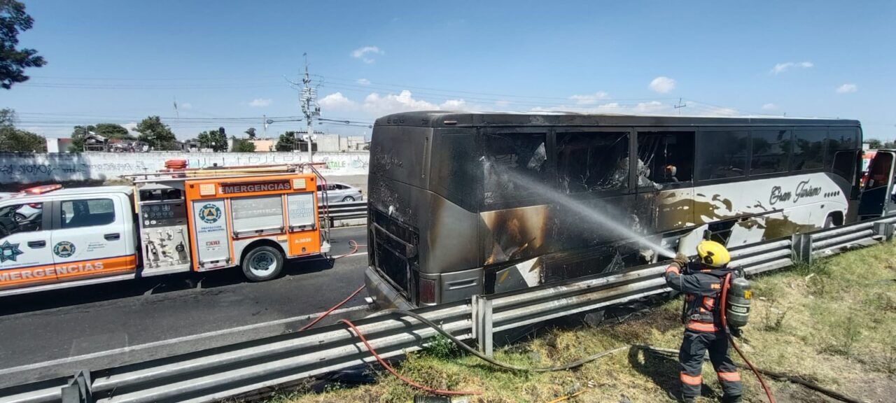 Incendio de Autobús en la Autopista México-Orizaba