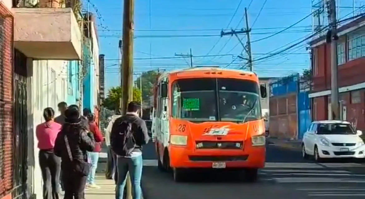 Concesionarios piden flexibilidad en normas de transporte en Puebla