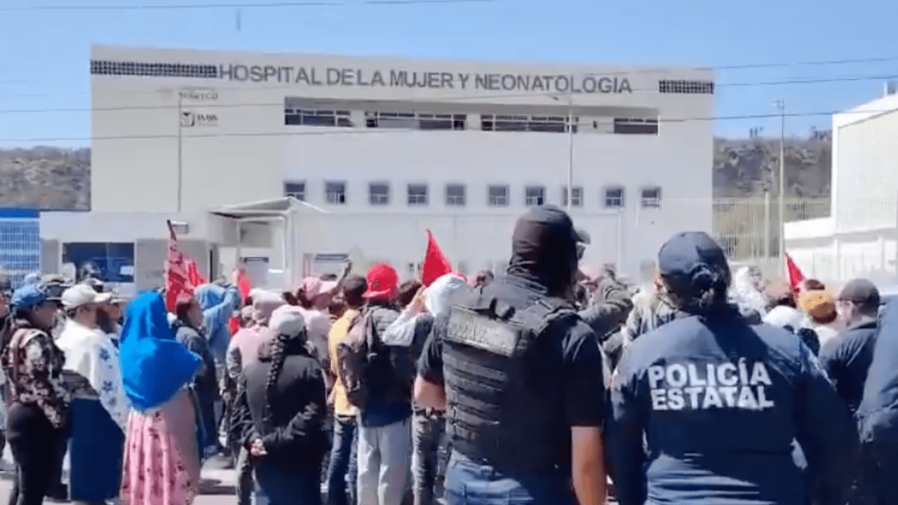 Salud atiende demandas en Hospital de la Mujer en Tehuacán