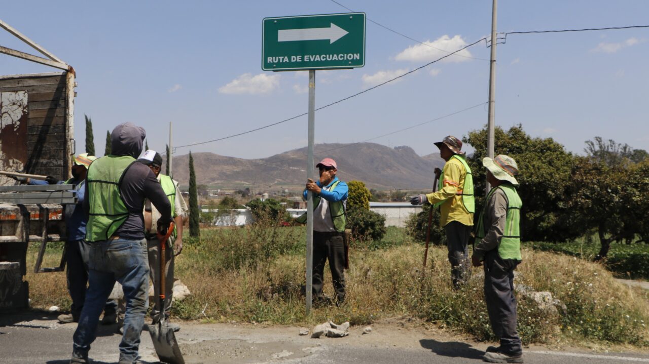 Instala Gobierno del Estado señalética en rutas del Volcán Popocatépetl