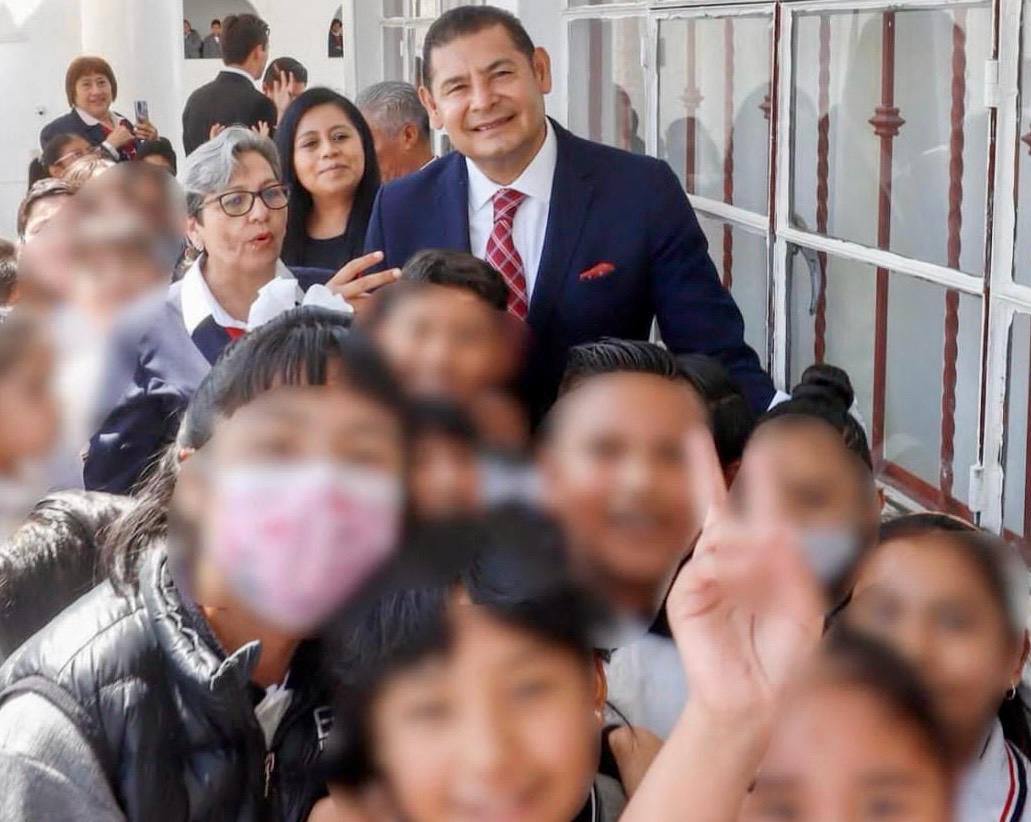 Un regreso con historia: El Gobernador Alejandro Armenta visita su Alma Máter