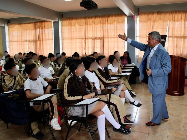 “Las Voces del Poder” impulsa el desarrollo juvenil de oratoria en Libres